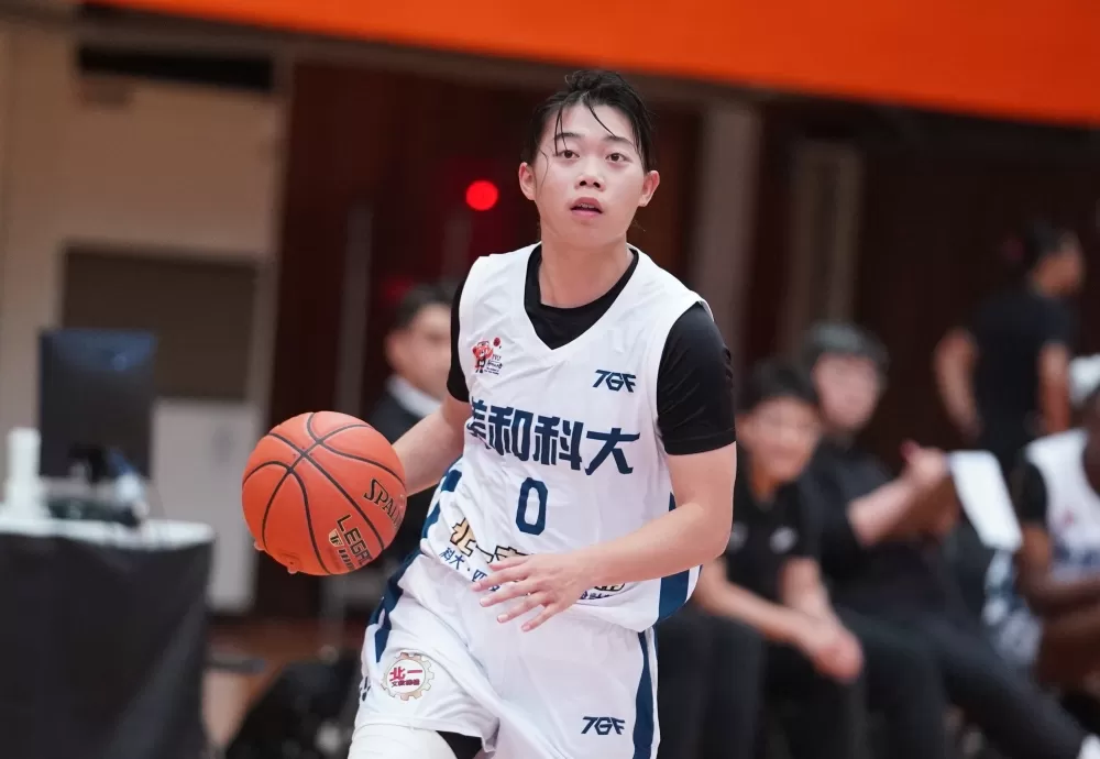 美和許可欣6籃板5助攻。