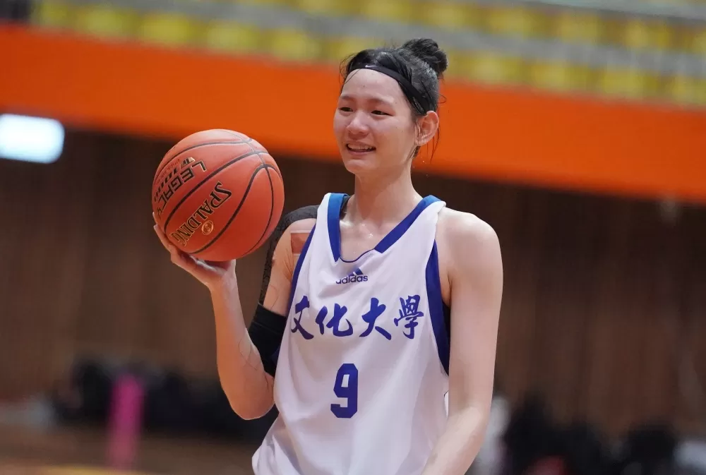 文化郭虹廷23分16籃板。