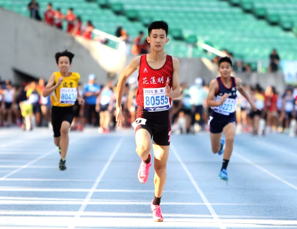 徐唯宸（前）破大會。林嘉欣／攝影。