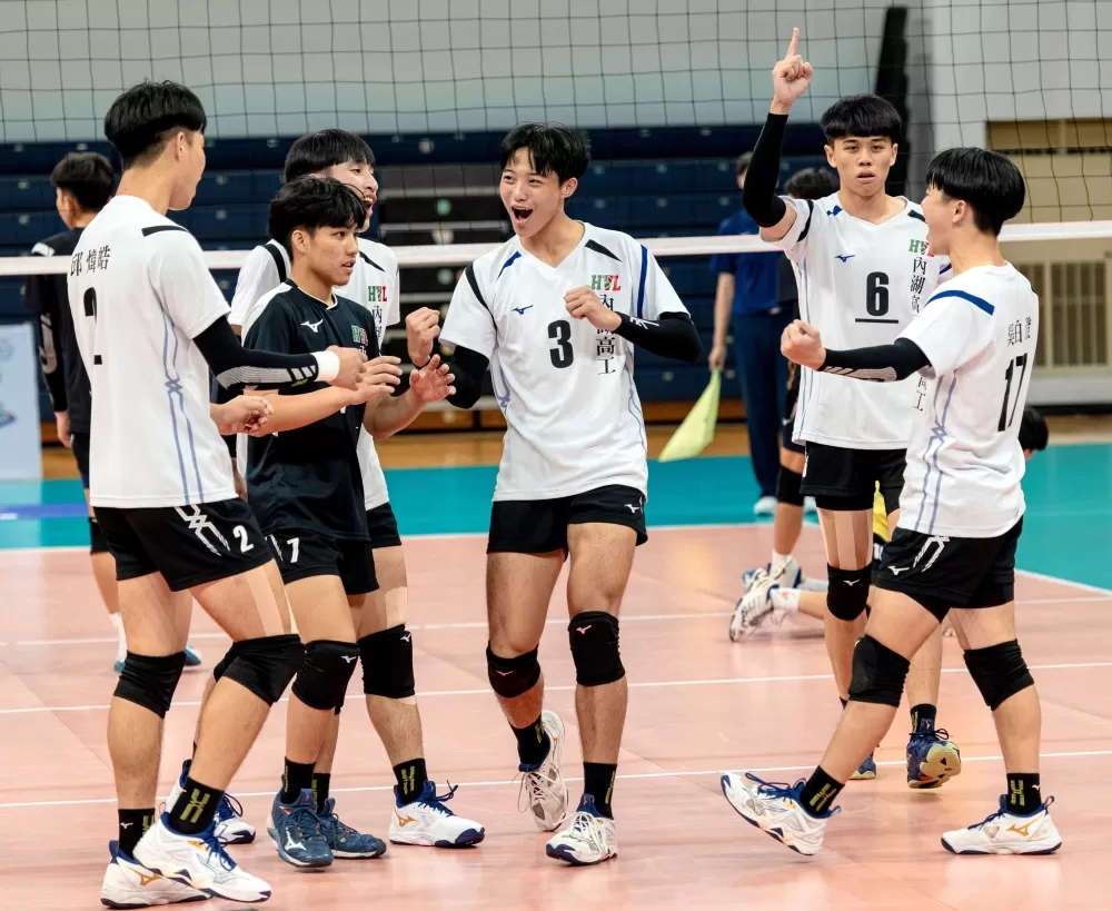 內工直落三苑裡。高中體總提供。下同。