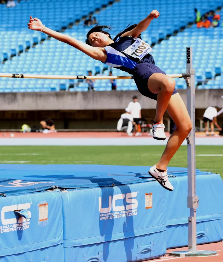 胡語桐跳高奪金破大會。林嘉欣／攝影。