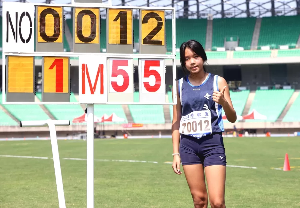胡語桐跳高奪金破大會。林嘉欣／攝影。