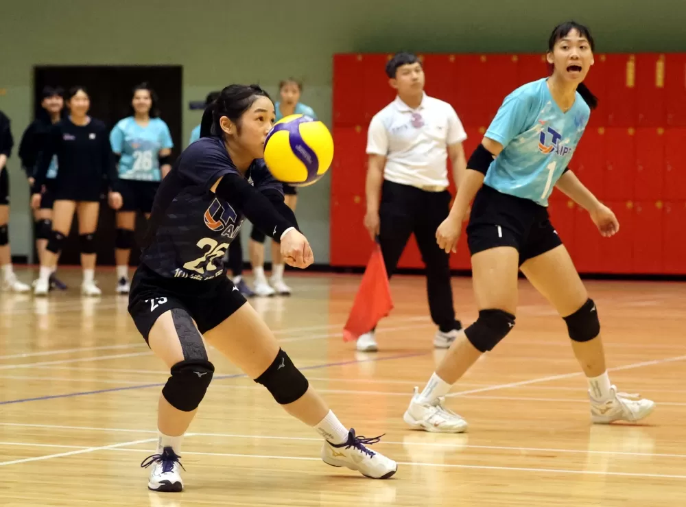 北市大邱詩晴（左）。