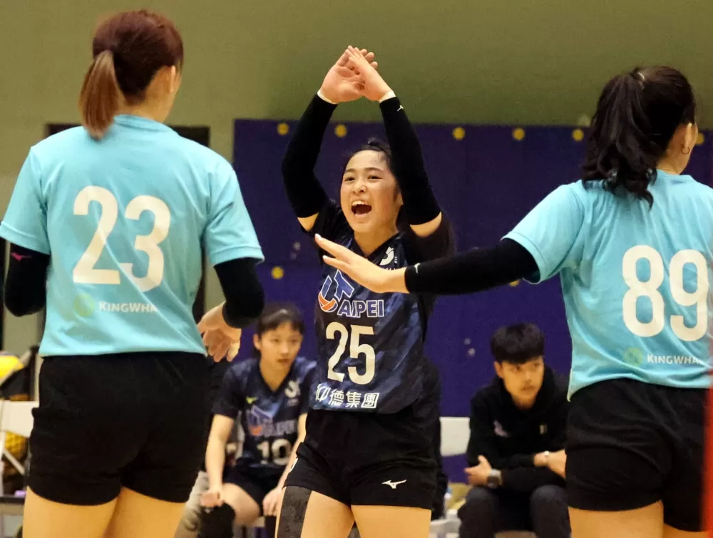 北市大邱詩晴（中）。