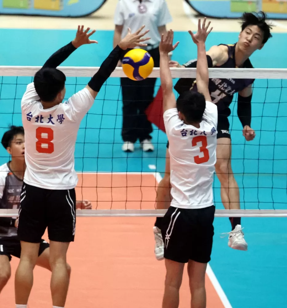 國北教大李元攻擊成功。林嘉欣/攝影。