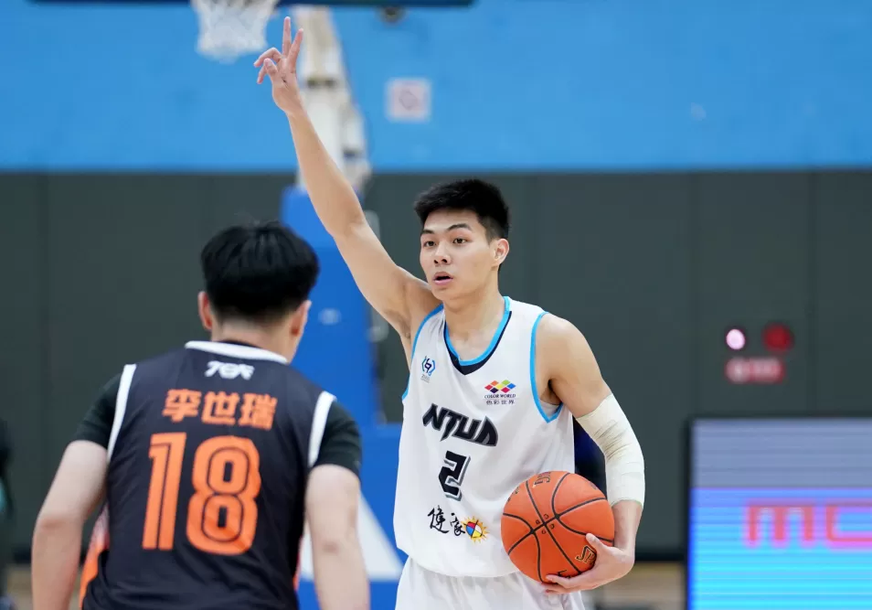 臺藝王威翔。大專體總提供。下同。