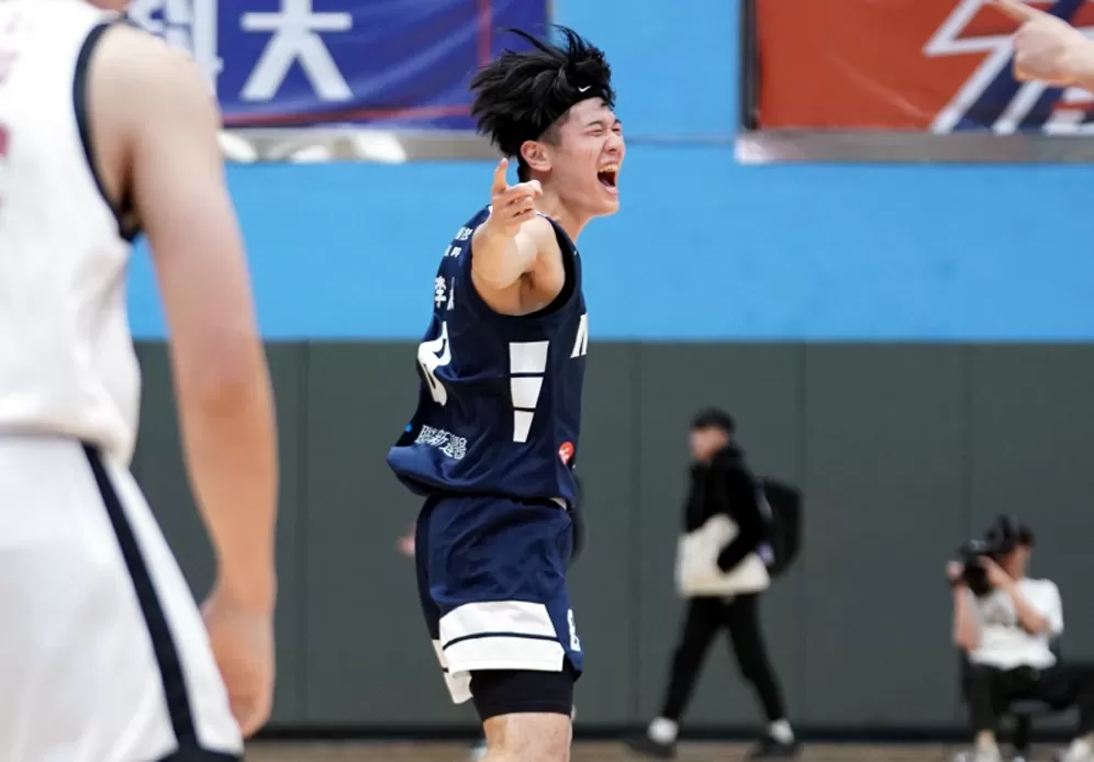 政大李允傑4外線拿下14分。