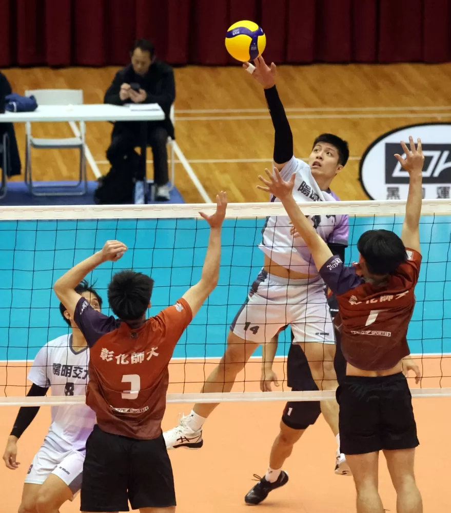 陽明交大段紹平攻擊。林嘉欣/攝影。