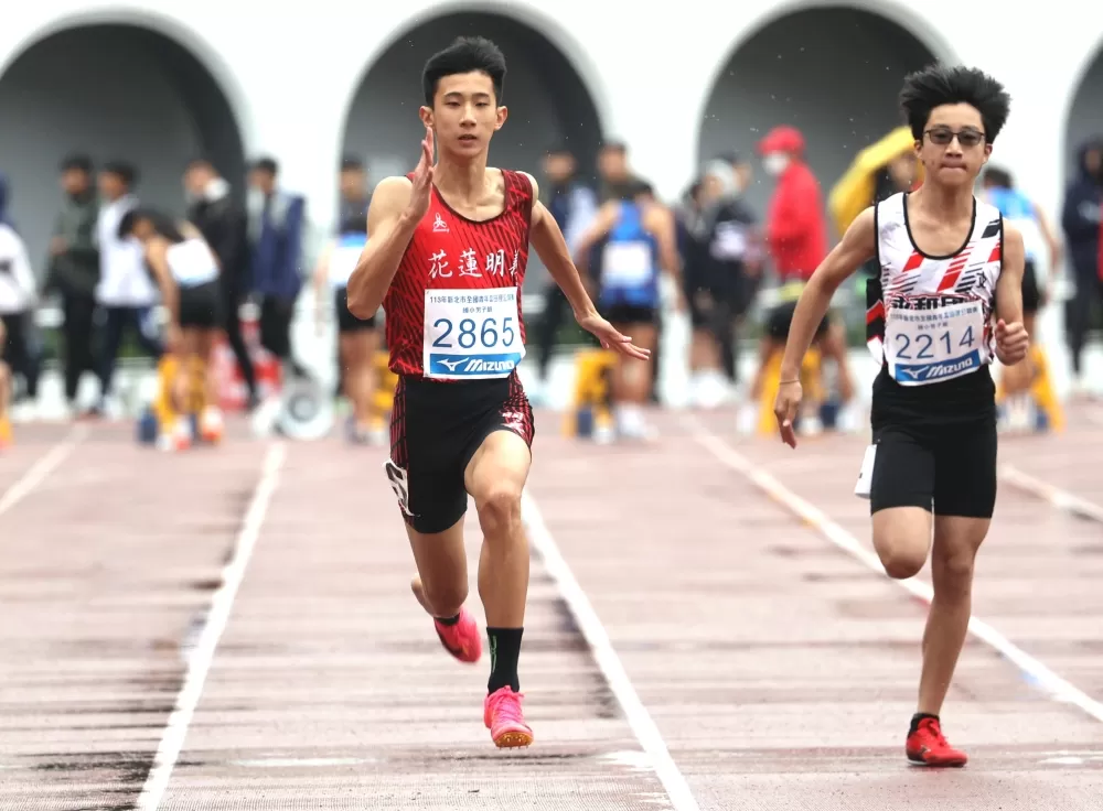 徐唯宸躍100M國小第二傑。林嘉欣/攝影。
