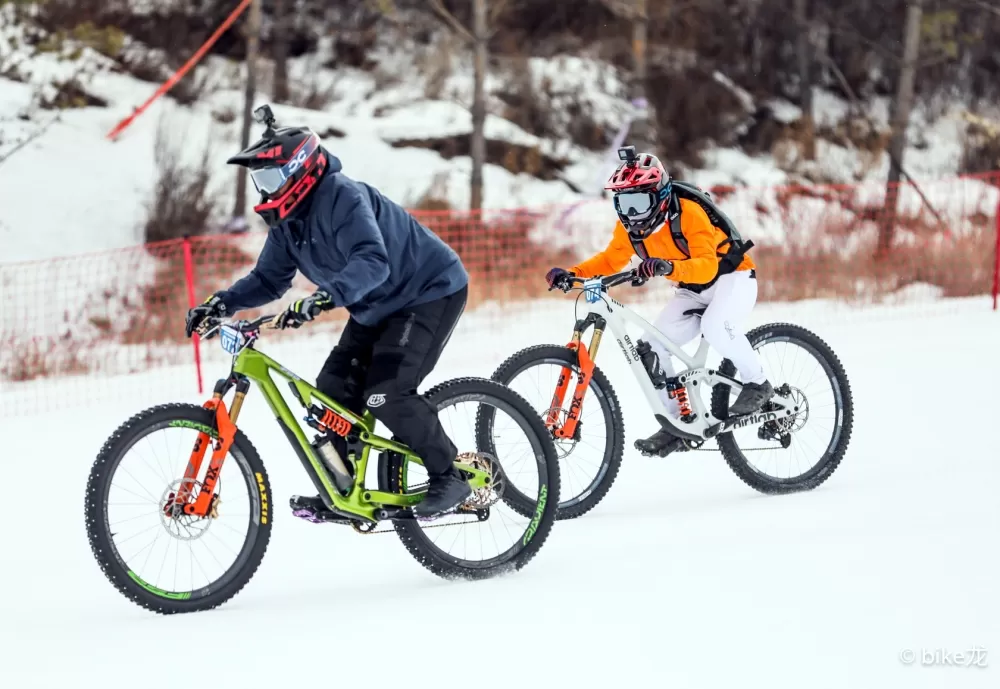 江思翰（前）奪金、張祐綸得銅。