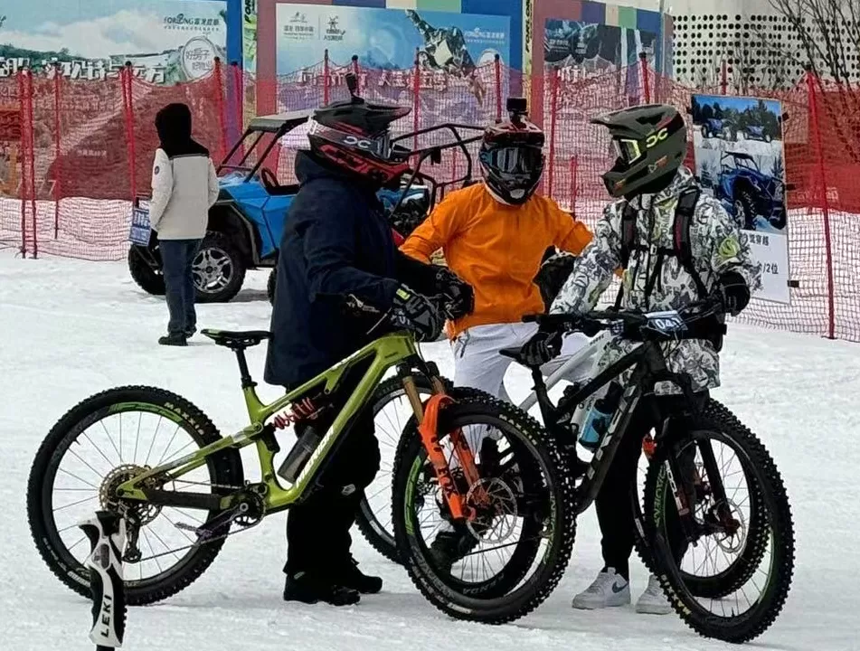 朱宸興(右起)、張祐綸和江思翰。江思翰/提供。