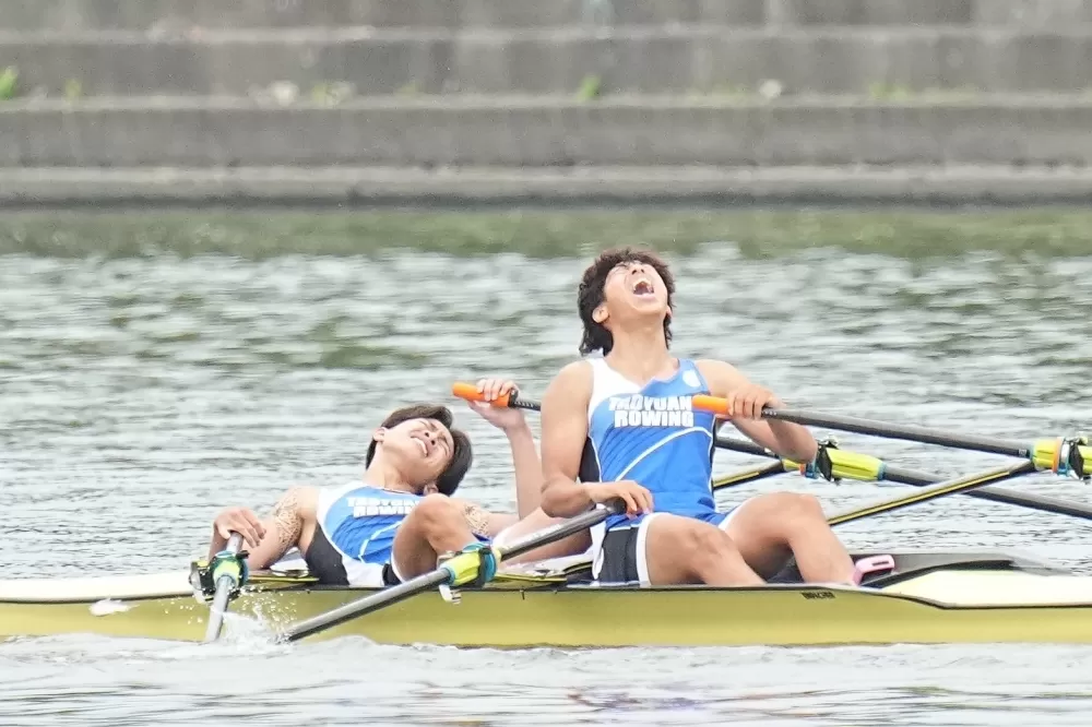 石門國中張雯翔／張易峰拼盡全力摘下第一金（臺北市政府教育局提供）。