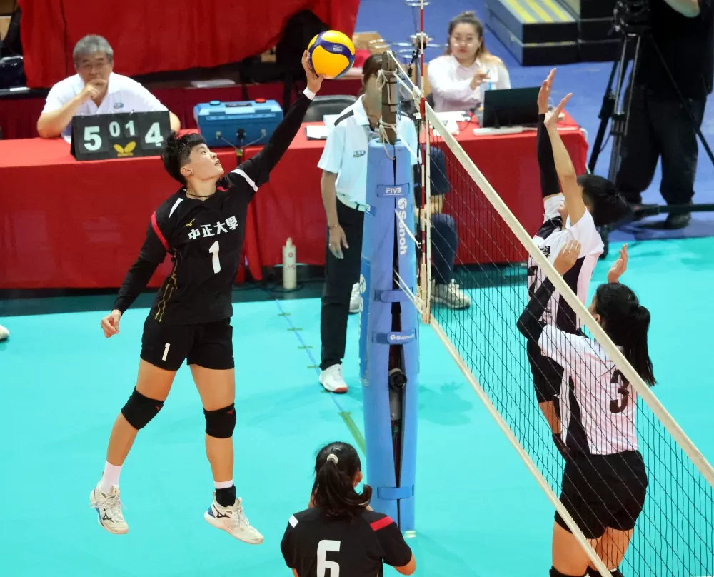 中正大學葉軒岑對清大之戰得25分。林嘉欣/攝影。