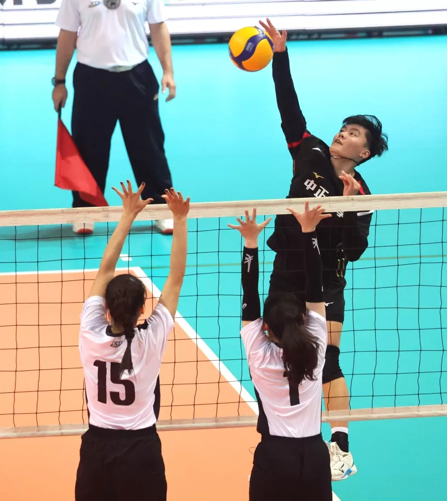 中正大學葉軒岑對清大之戰得25分。林嘉欣/攝影。