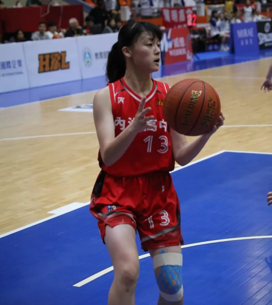 內湖素人準籃板后蕭允潔進步神速 。