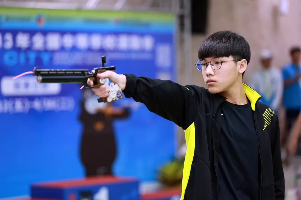 桃園市平鎮高中許明睿雖雙耳聽障，仍希望登上奧運殿堂。（臺北市政府教育局提供）