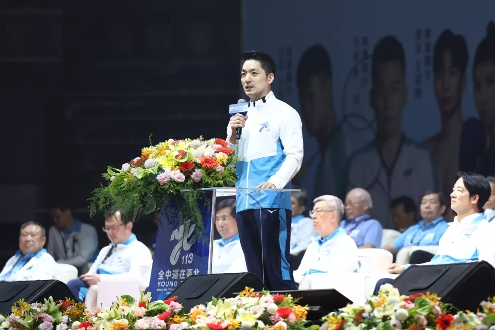 臺北市長蔣萬安致詞，副總統賴清德(右)也蒞場。（臺北市政府教育局提供）