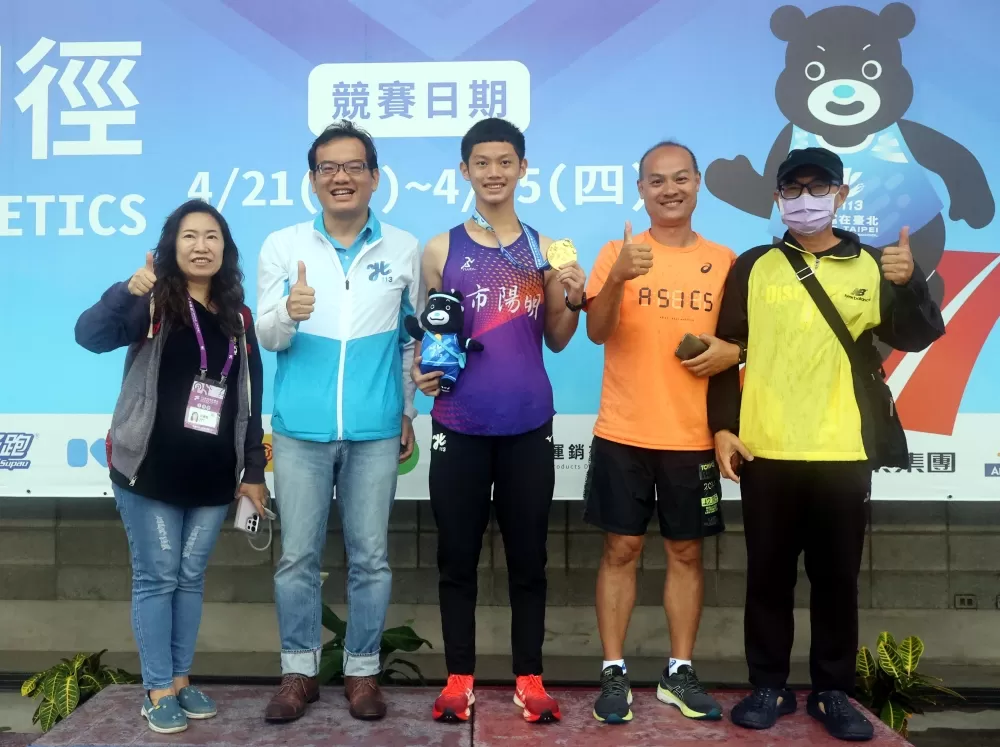 陽明高中「長頸鹿」羅聖欽連兩年全中運奪金破大會。林嘉欣/攝影。