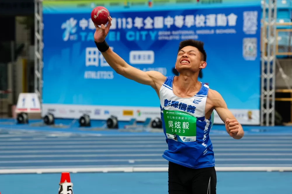 國男五項全能彰化縣信義國中小吳炫毅破大會。李守智/攝影。