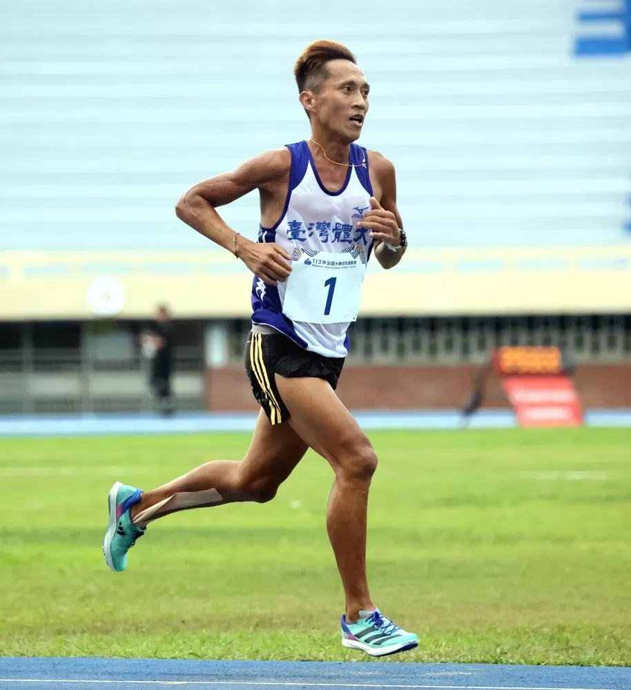42歲蔣介文為地主留下全大運田徑第一金。林嘉欣／攝影。