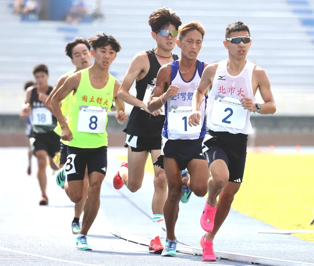 臺體大蔣介文(右二)第四名。林嘉欣／攝影。