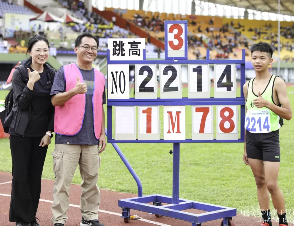 張家綸跳過1.78打破全國國小跳高紀錄。葉慶年／攝影。