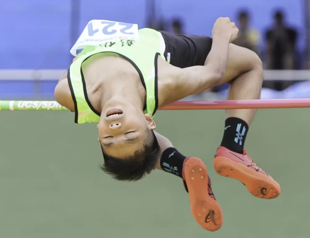 張家綸跳過1.78打破全國國小跳高紀錄。葉慶年／攝影。