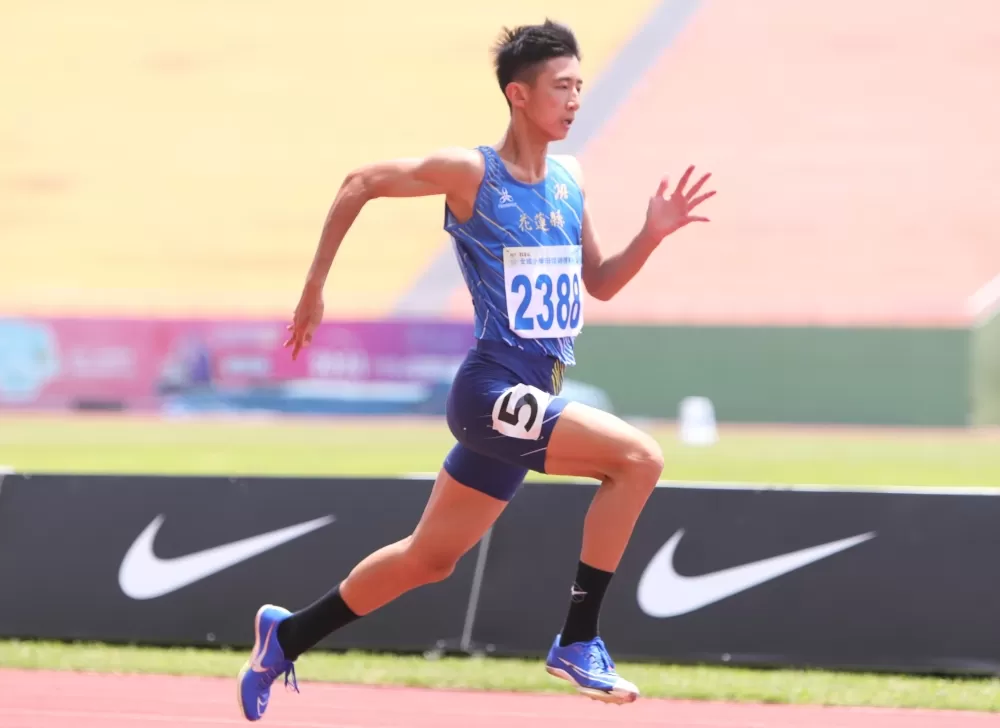 徐唯宸一百公尺11.45破全國國小紀錄。葉慶年／攝影。