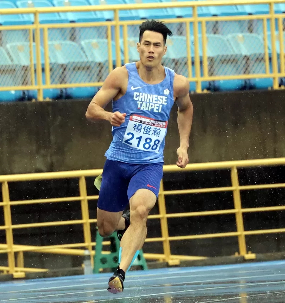 楊俊瀚在兩百公尺得銅。林嘉欣/攝影。