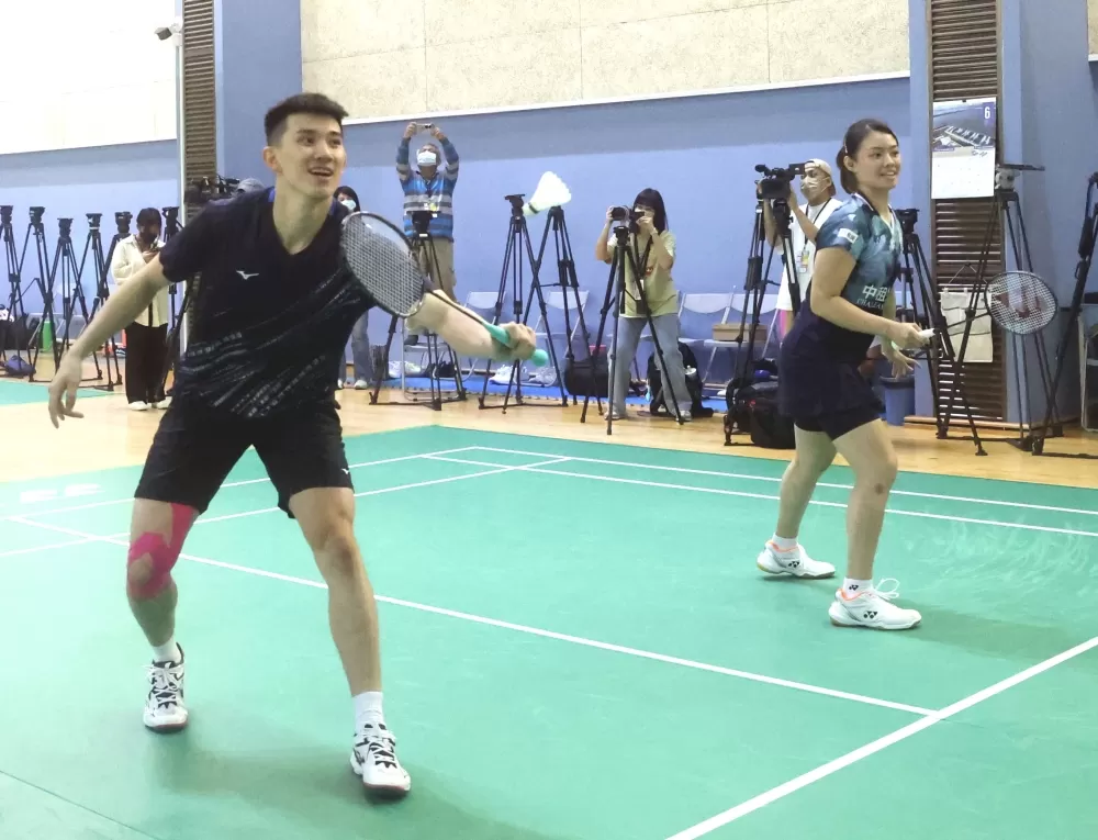 混雙李佳馨和葉宏蔚「相打雞仔」性格成話題。林嘉欣／攝影。