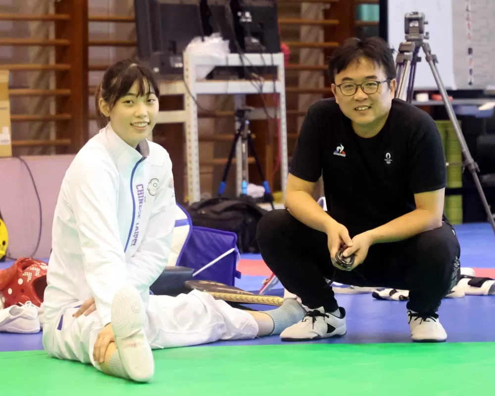 羅嘉翎和教練劉聰達。林嘉欣／攝影。