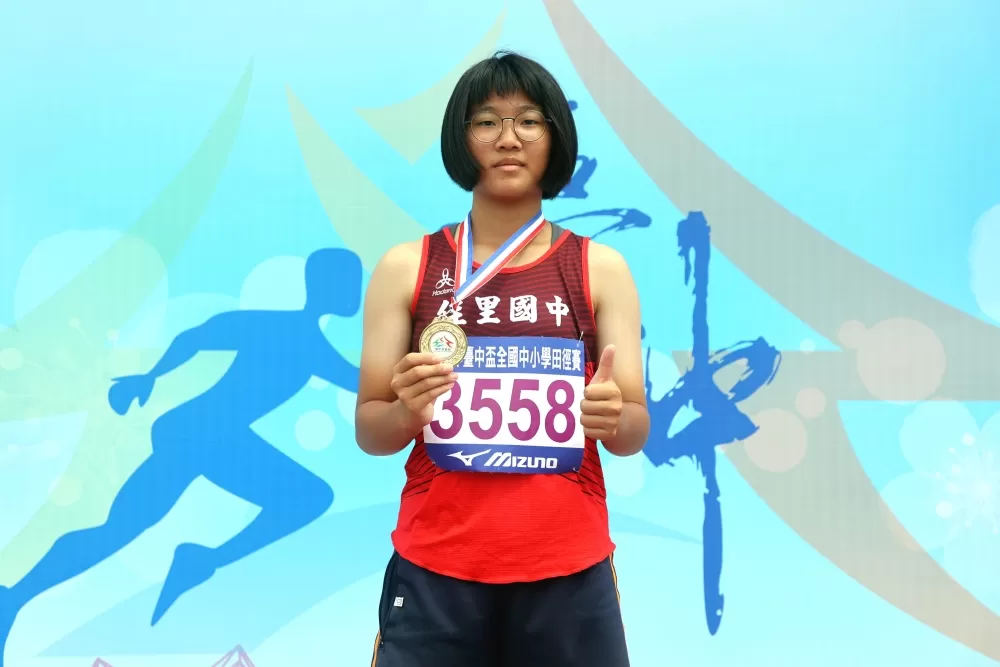 國女標槍陳歆喬(臺南市佳里國中)拿下本屆大會第一金。林嘉欣/攝影。