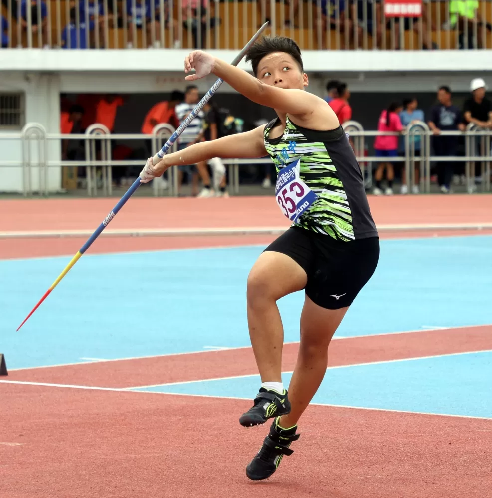 國女標槍銅牌陳禹蓁(苗栗縣通霄國中)。林嘉欣/攝影。