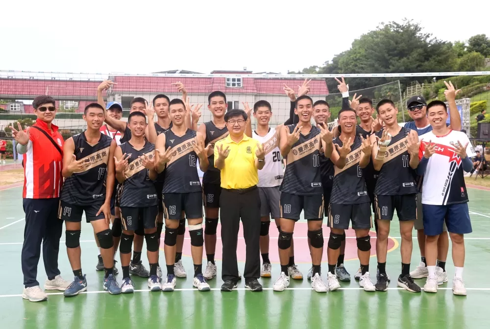 豐原高商去年在高男組霸氣八連霸。林嘉欣/攝影。