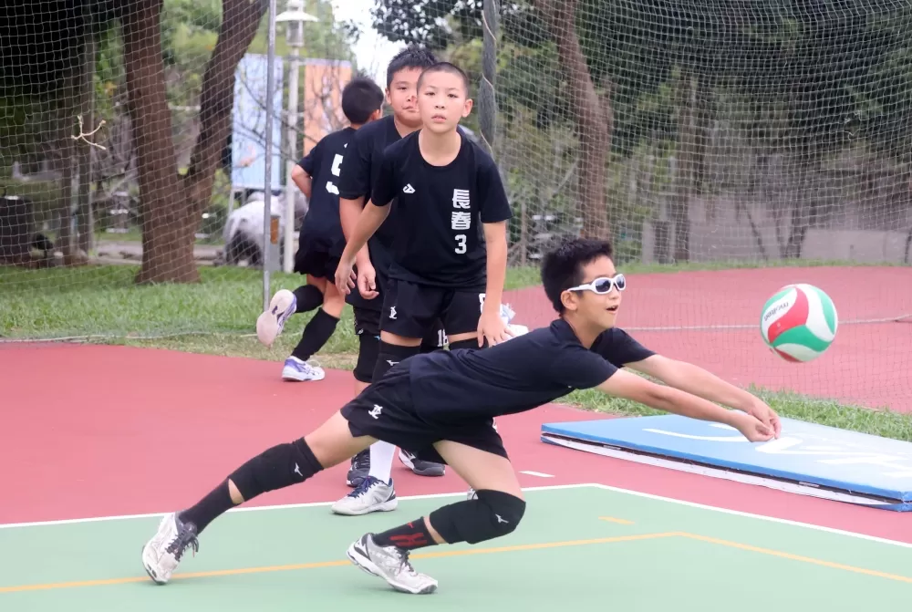 今天有不少球隊上鐵砧山練球。林嘉欣/攝影。