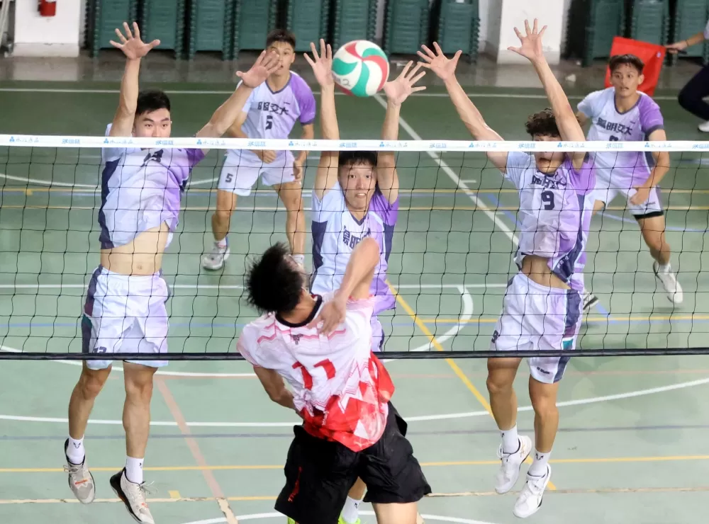 陽明交大攔防到位。林嘉欣／攝影。