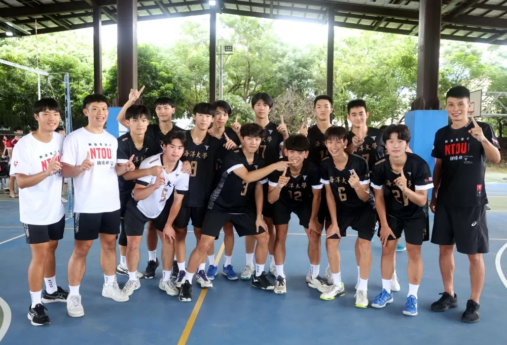 大專男子組衛冕軍海洋大學闖進四強。林嘉欣／攝影。