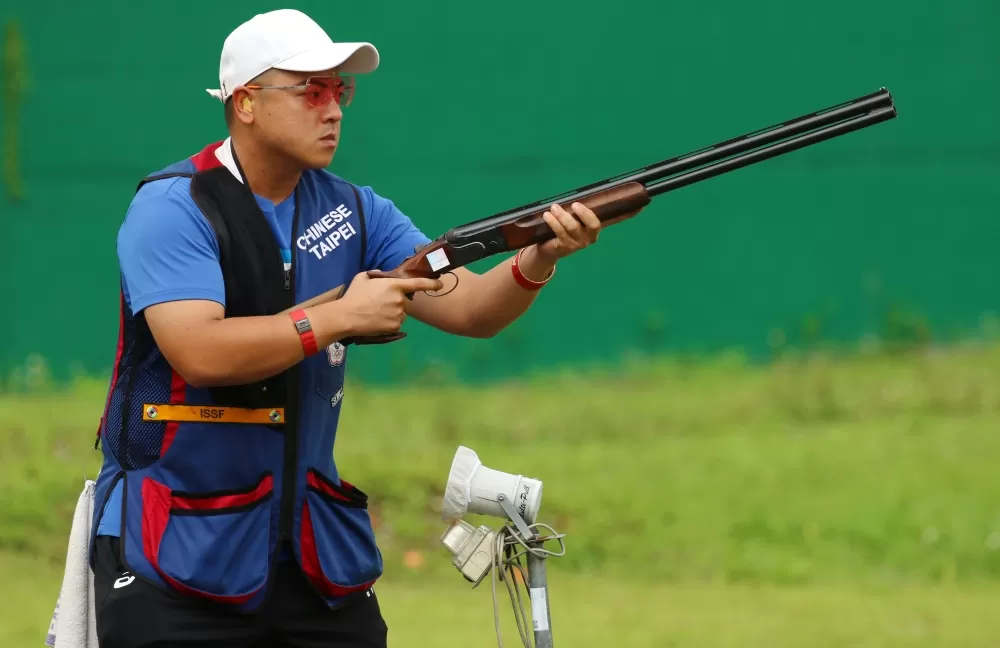 巴黎奧運定向飛靶銅牌李孟遠連兩日到場練習,期待明日比賽留住金牌。(中華民國射擊協會提供)。