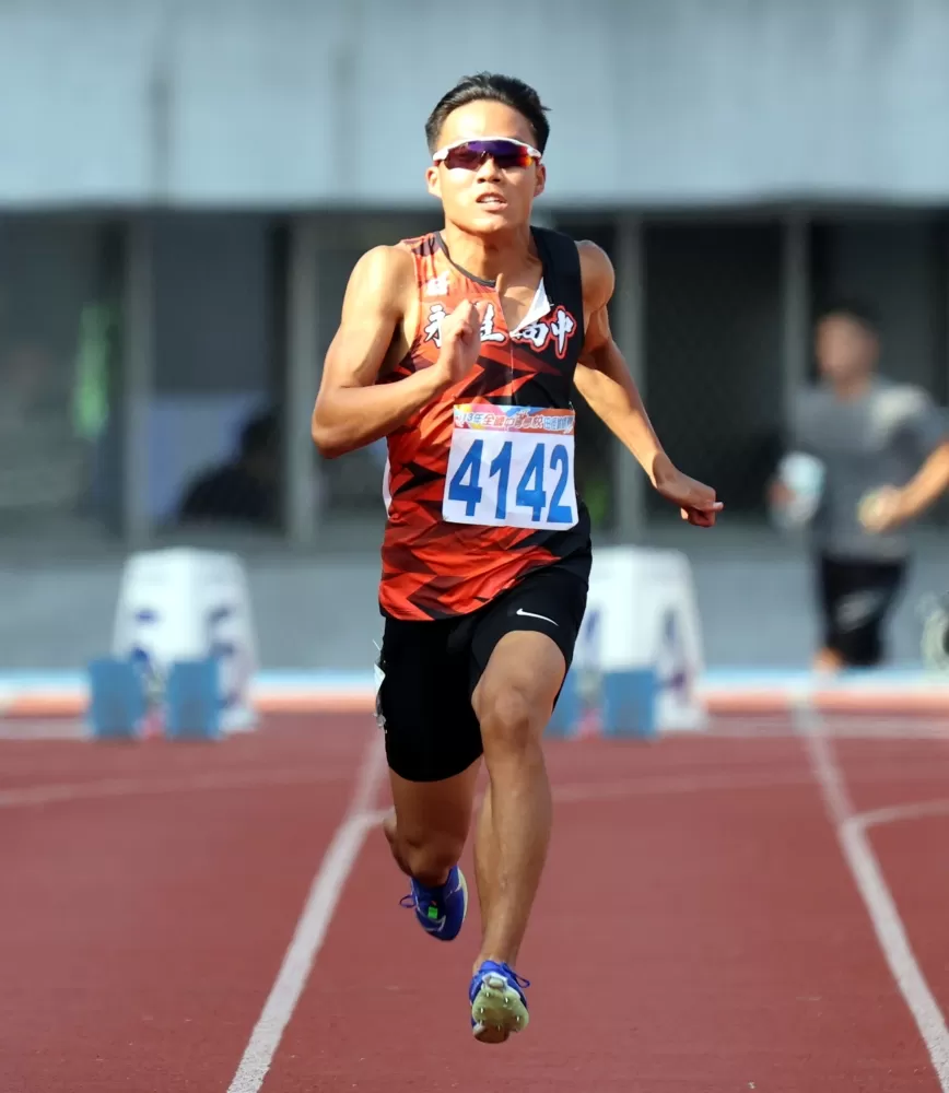 永豐高中林家樂飆10秒45三破大會躍U18第二傑。林嘉欣/攝影。