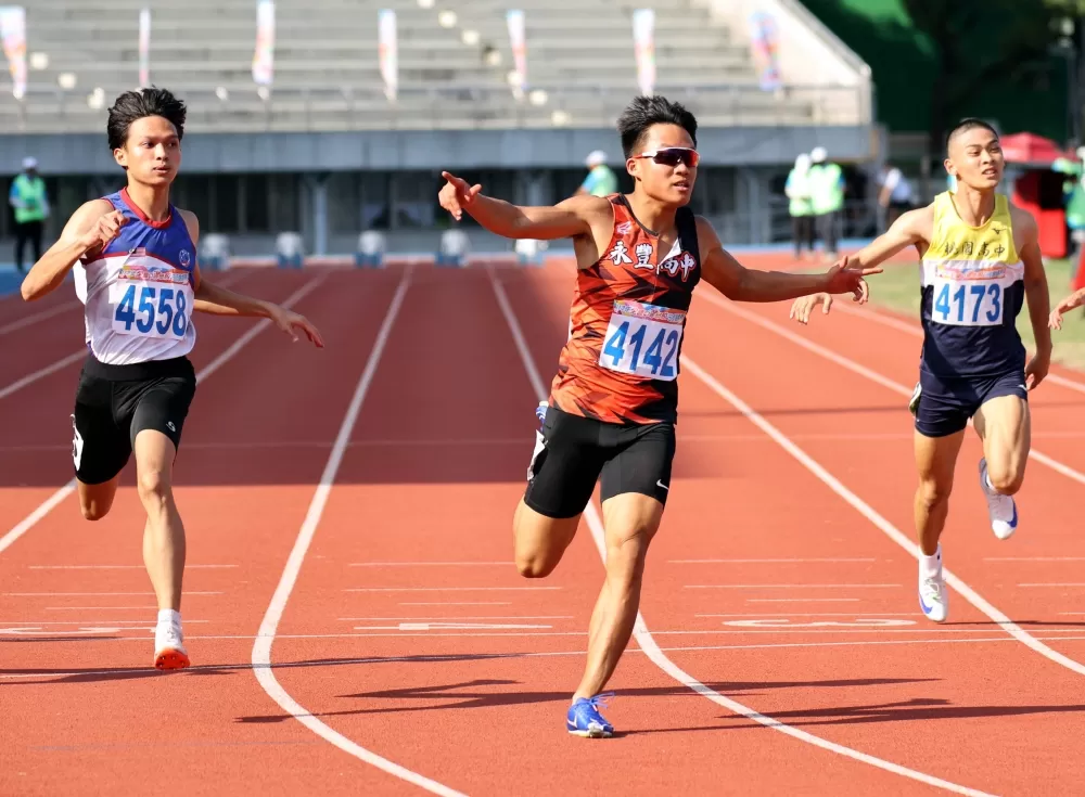 永豐高中林家樂飆10秒45三破大會躍U18第二傑。林嘉欣/攝影。