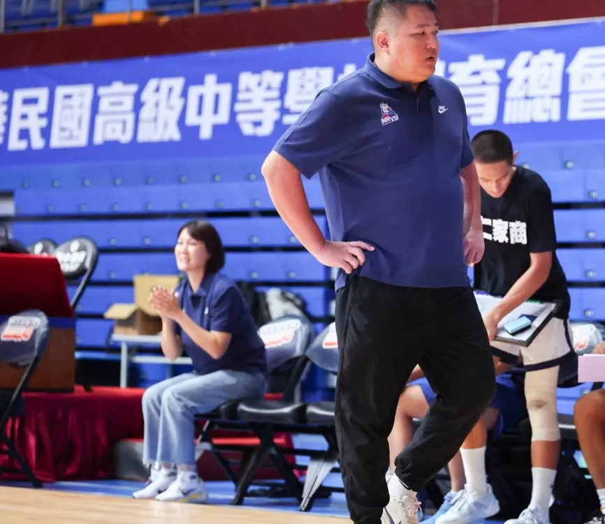 能仁創隊教練林正明往生妻劉靜明坐鎮加持，「小羊精神」永存。