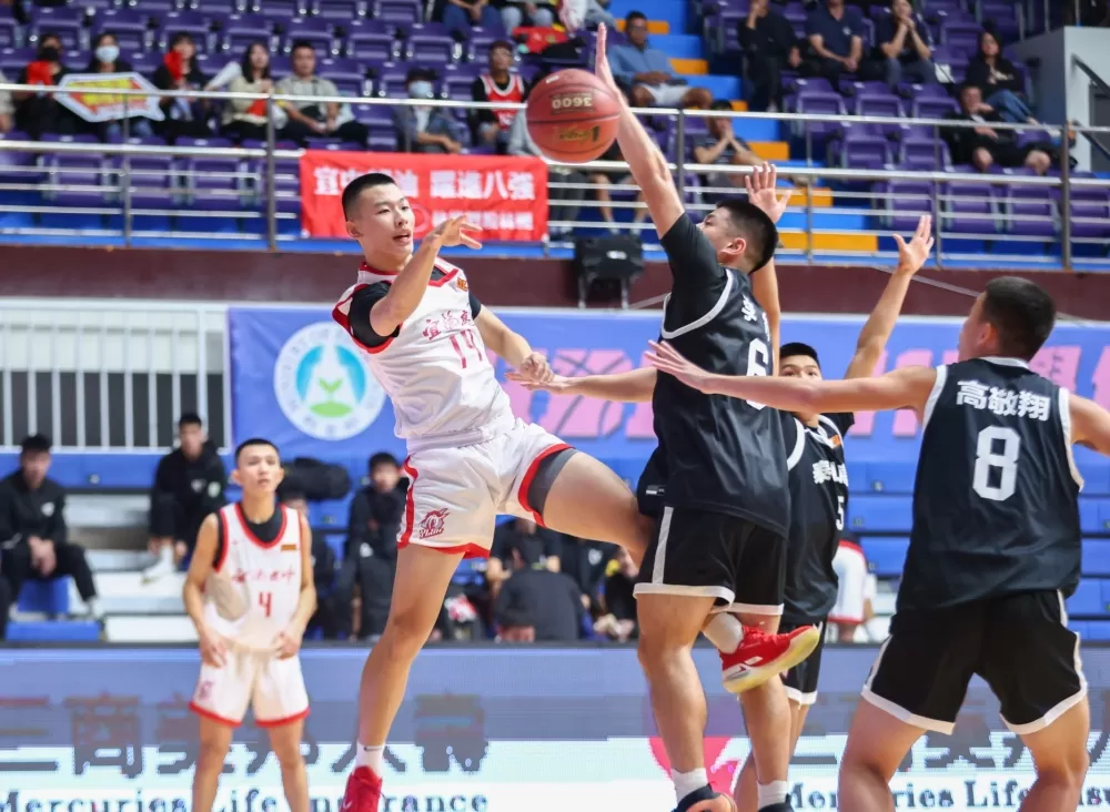 宜中泰山攻防。高中體總提供。下同。