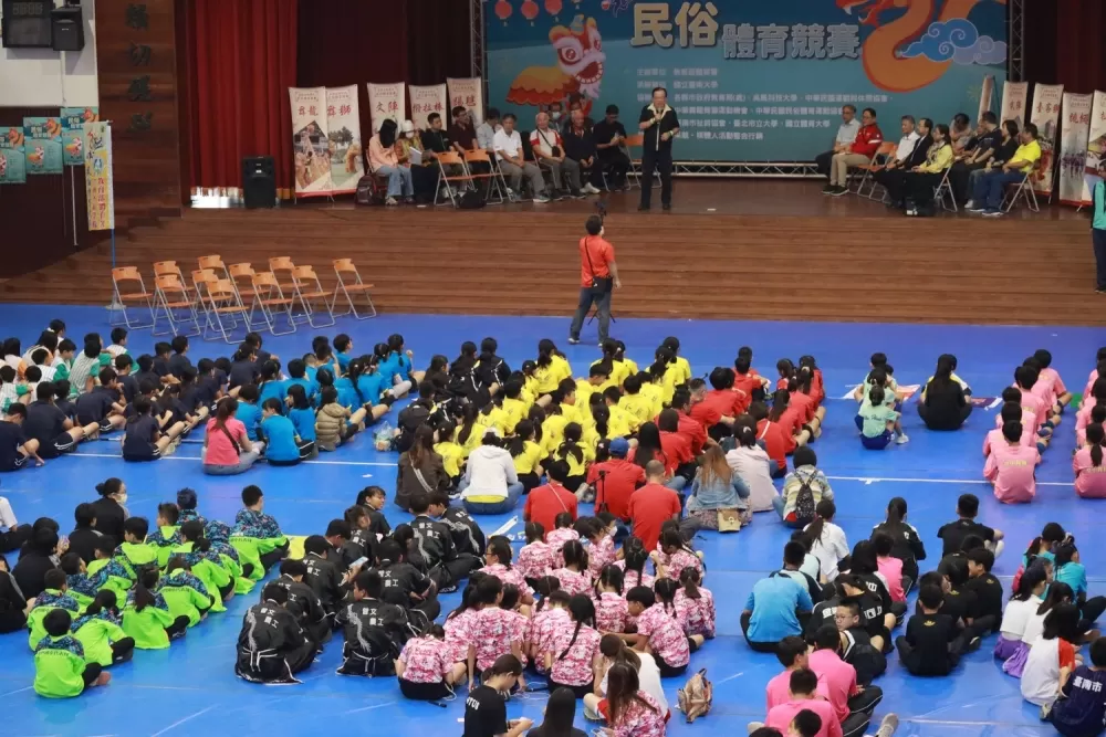 主任裁判吳騰達於開幕典禮致詞(國立臺南大學提供)。