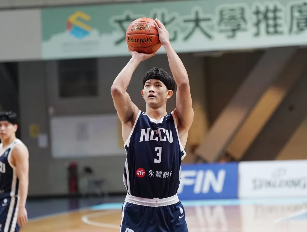 政治大學鄒子羲。