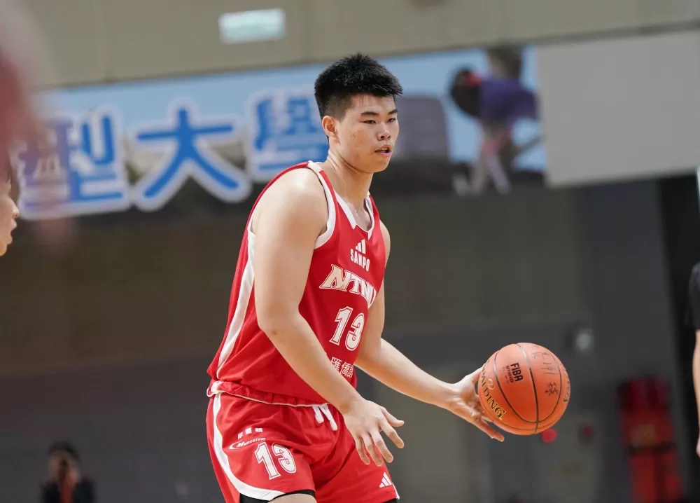 臺灣師大大一廖子程先發繳11分。