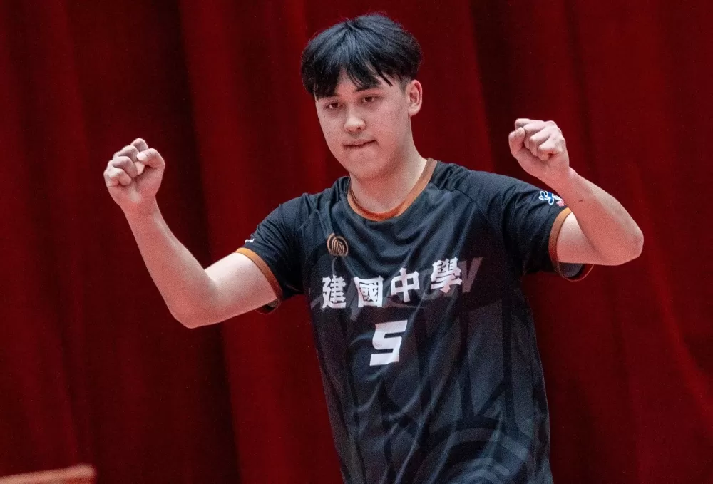 建國中學鄭昕岳表現出色。