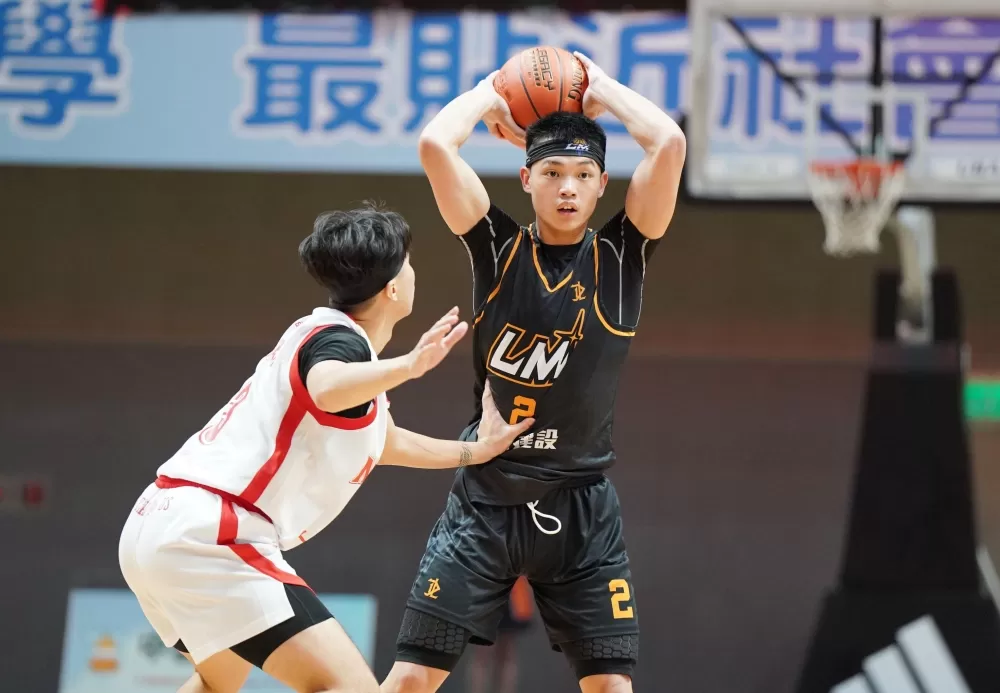 黎明學院新生田曜樂穩定輸出,本場繳13分4助攻7抄截。