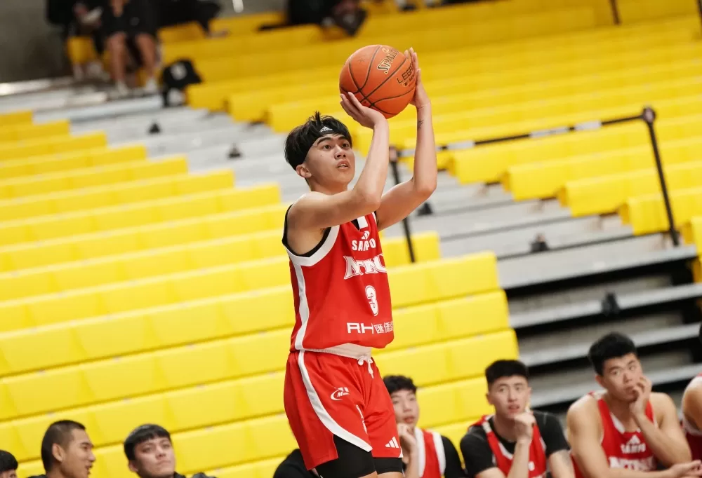 臺灣師大魏芃禾5外線拿25分，平個人UBA最佳。