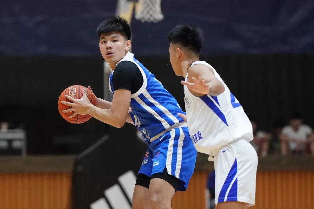 健行科大王鼎鈞4抄截。