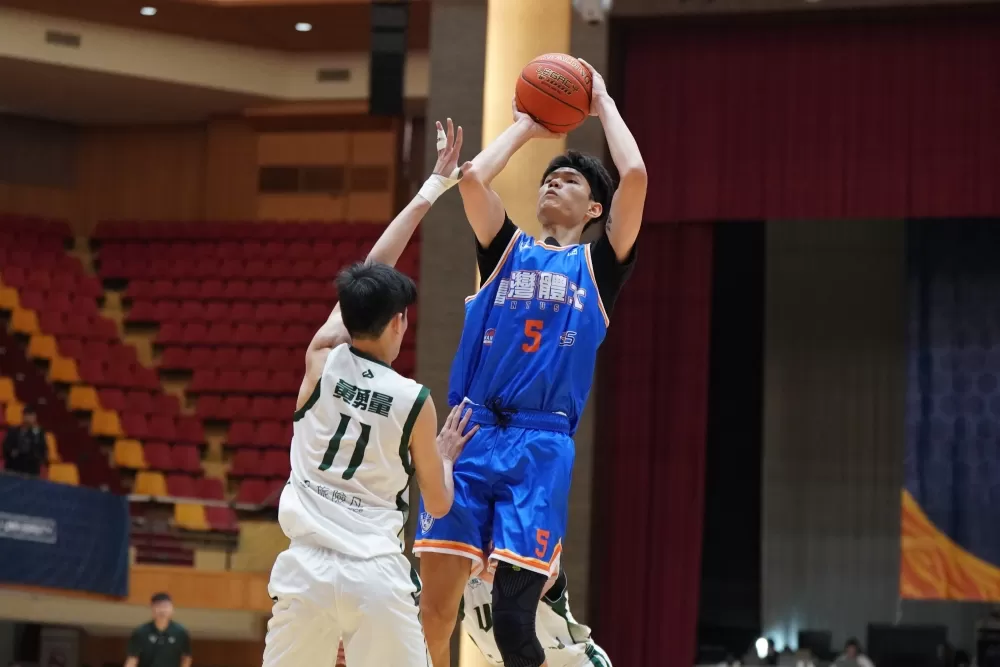 臺灣體大郭俊言。